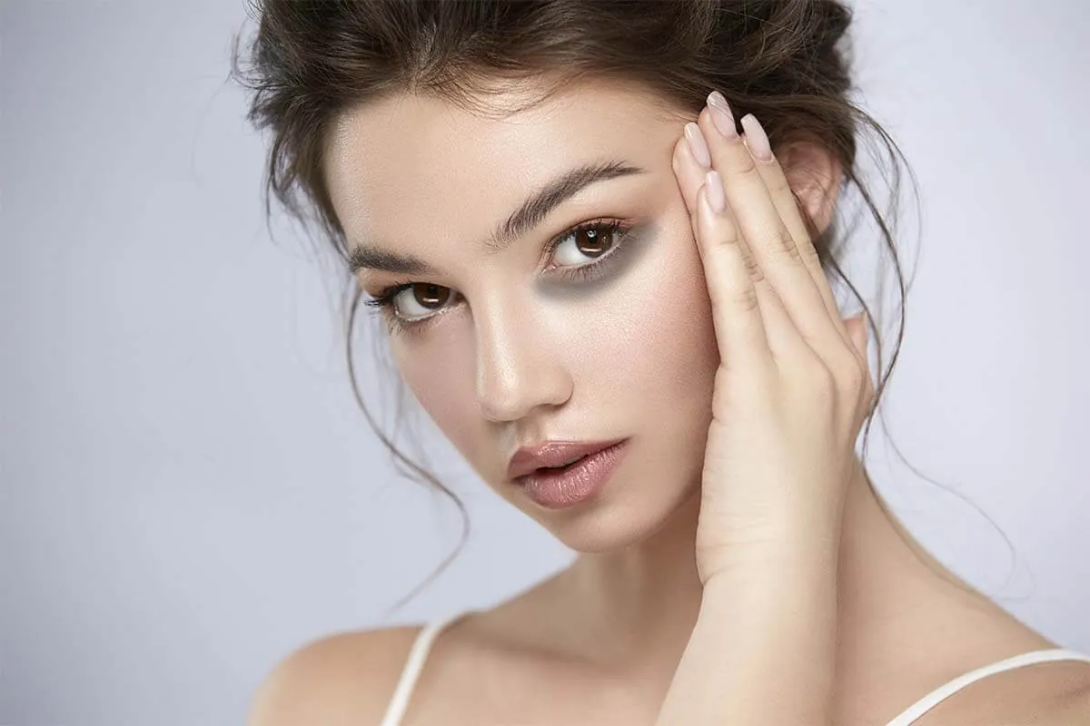 Carboxiterapia facial rejuvenecedora Mujer joven con piel luminosa tras carboxiterapia facial estética